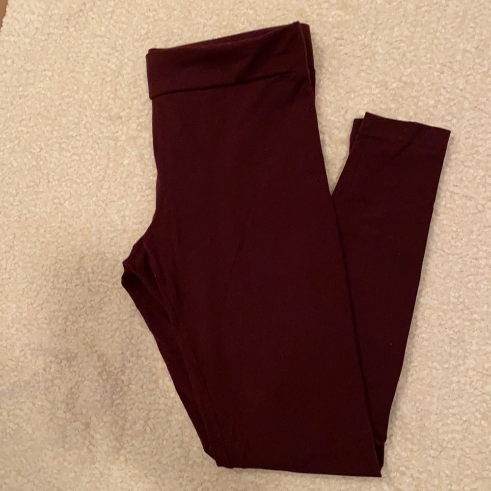 Burgundy leggings